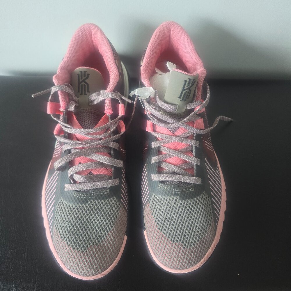 Nike Kyrie Basketball Shoes Grey Coral Kyrie Irving Sneakers